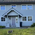 Cozy And Practical Near Sentrum * Voss